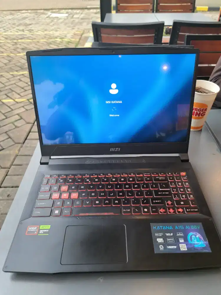 Laptop MSI Katana Ryzen 7 RTX 4050