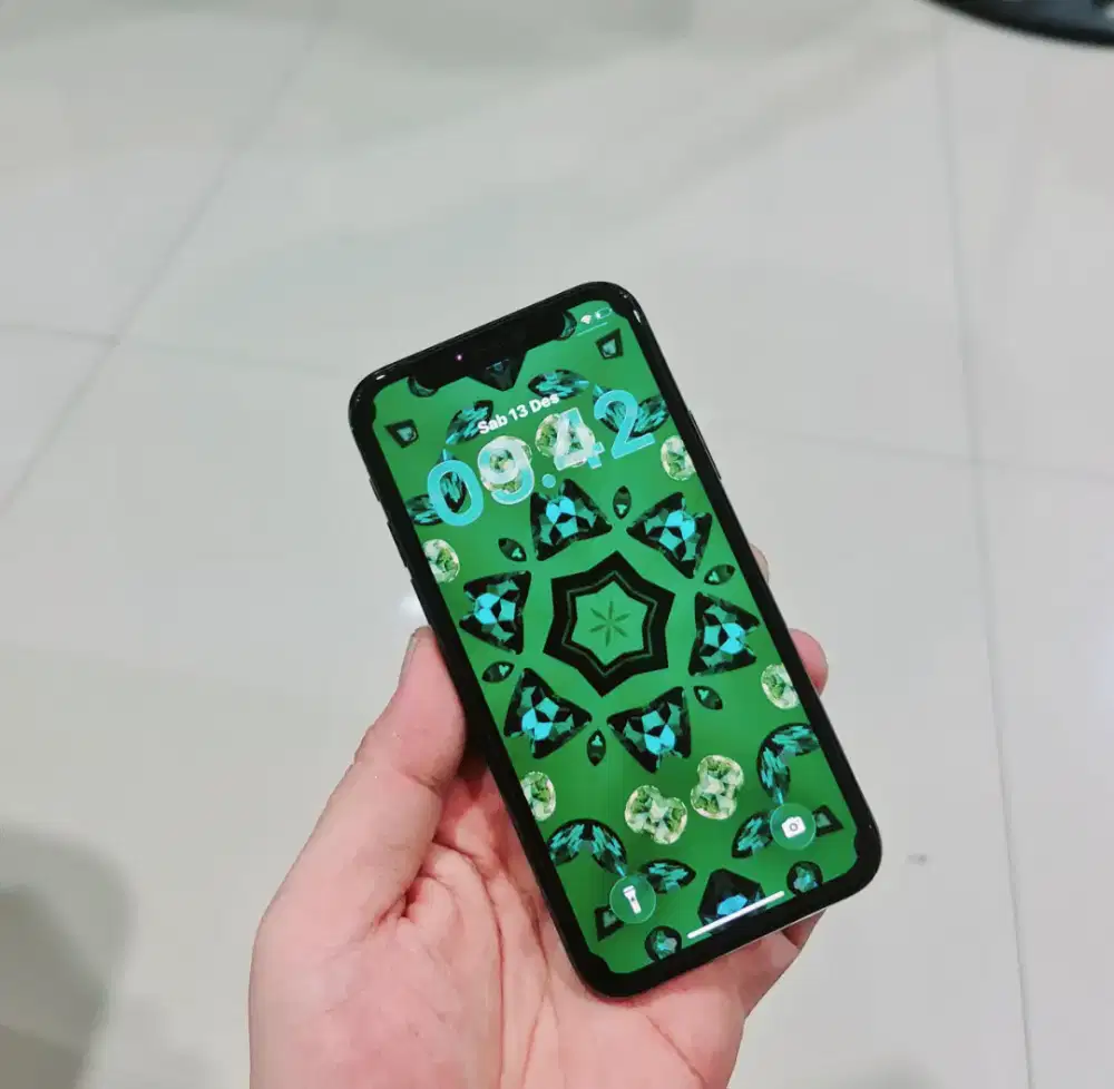 Iphone 11 Pro metalik Green resmi