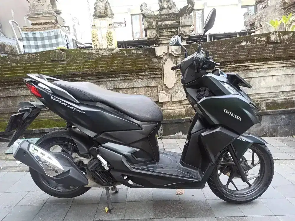 Honda Vario 160 CBS 2022 akhir SS Lengkap Low Kilometer Pajak Panjang