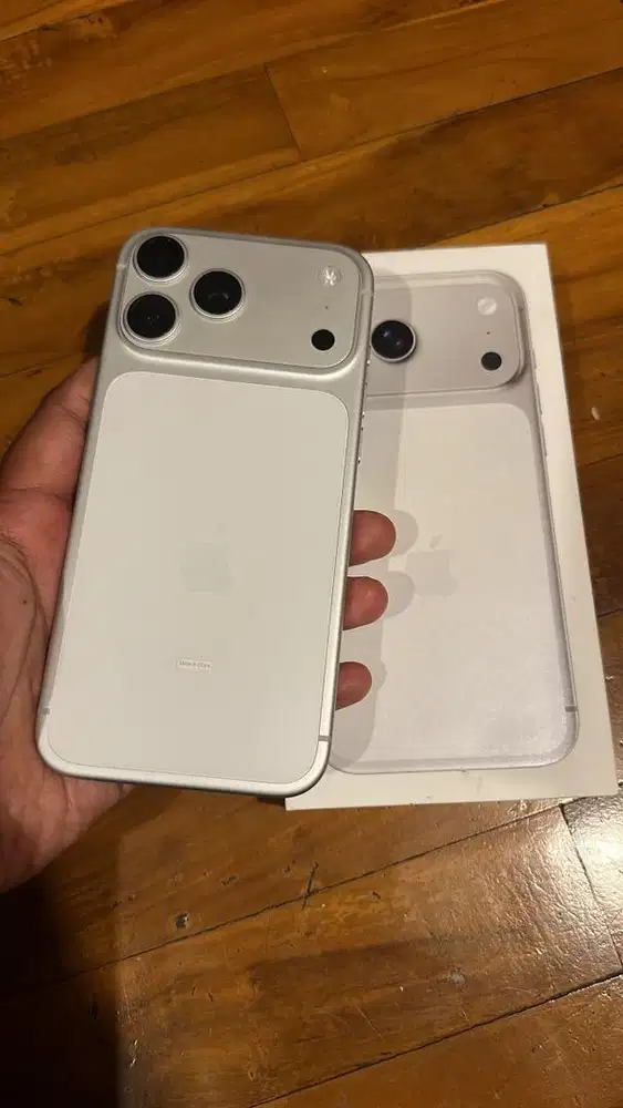 Iphone 17 promax 256gb silver