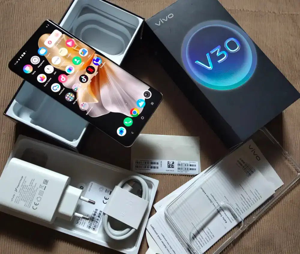 Vivo V30 5G ram 8/256GB