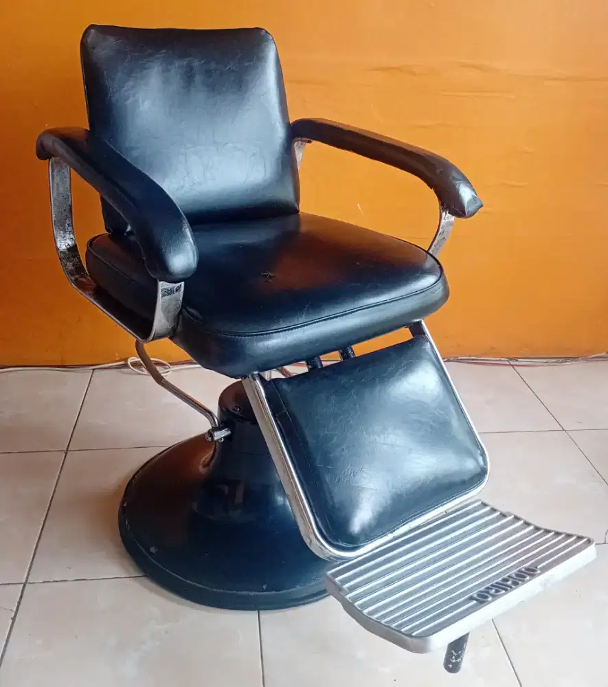 Kursi hidrolik sandaran dapat direbahkan untuk salon/barbershop