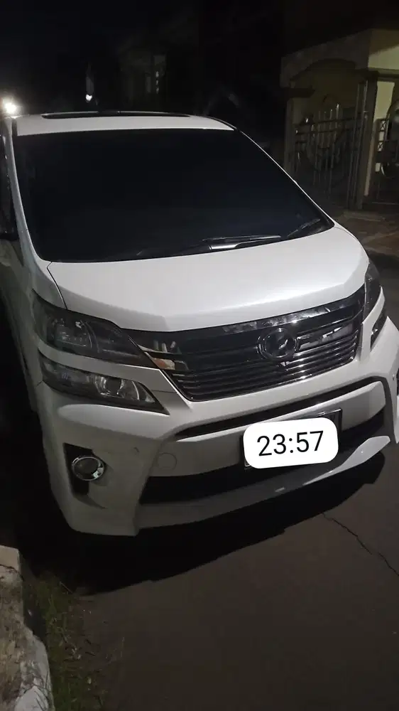 Toyota Vellfire 2013 Bensin
