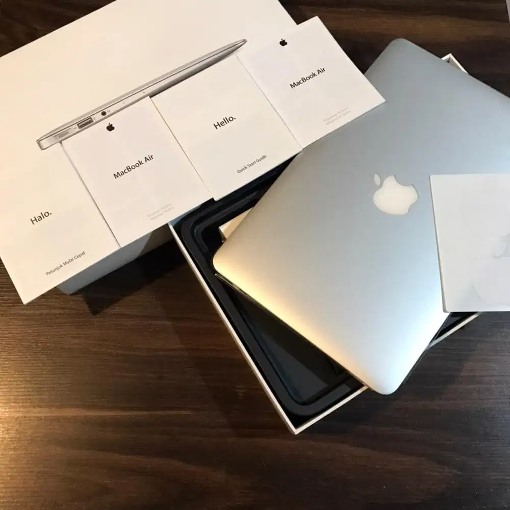 Macbook AIR 2017 i7 ibox Like New