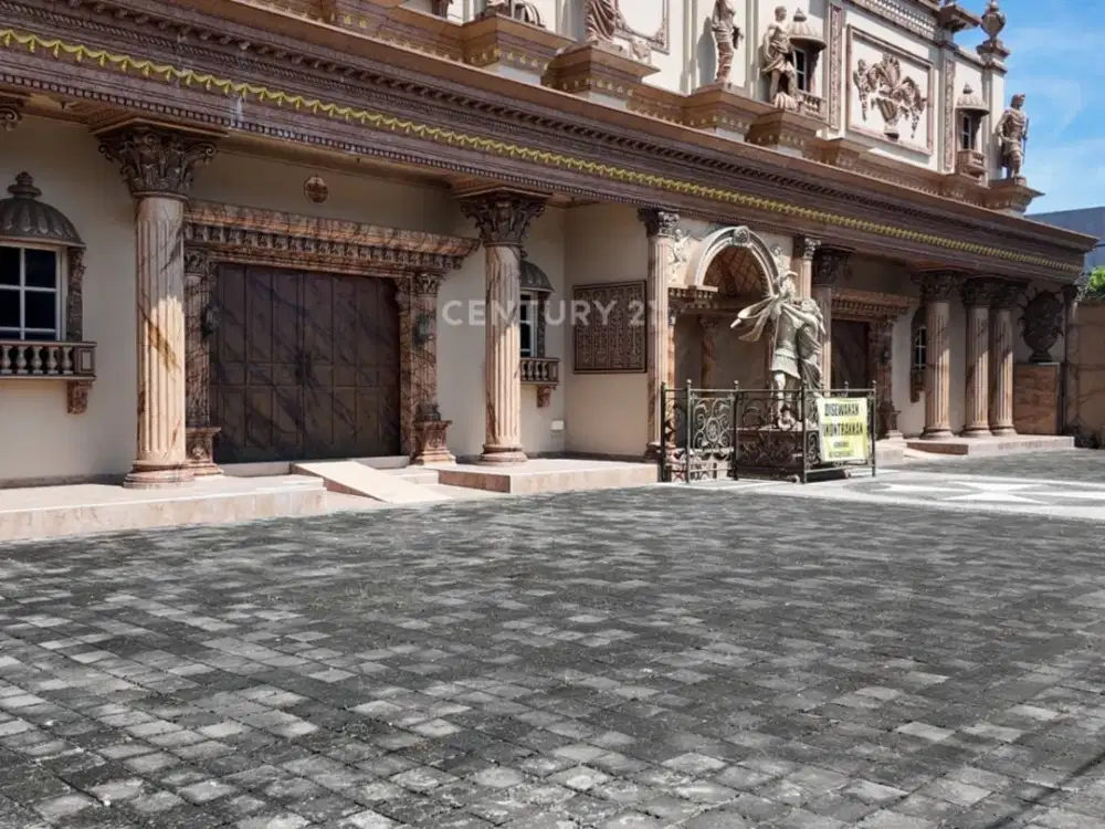 Gedung 2 Lantai Pinggir Jalan Magelang Siap Pakai