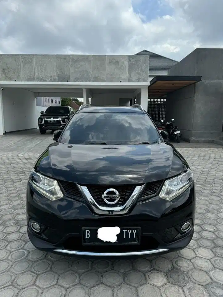 DIJUAL: Nissan X-Trail T32 2.5 CVT NIK 2017/Pemakaian 2019