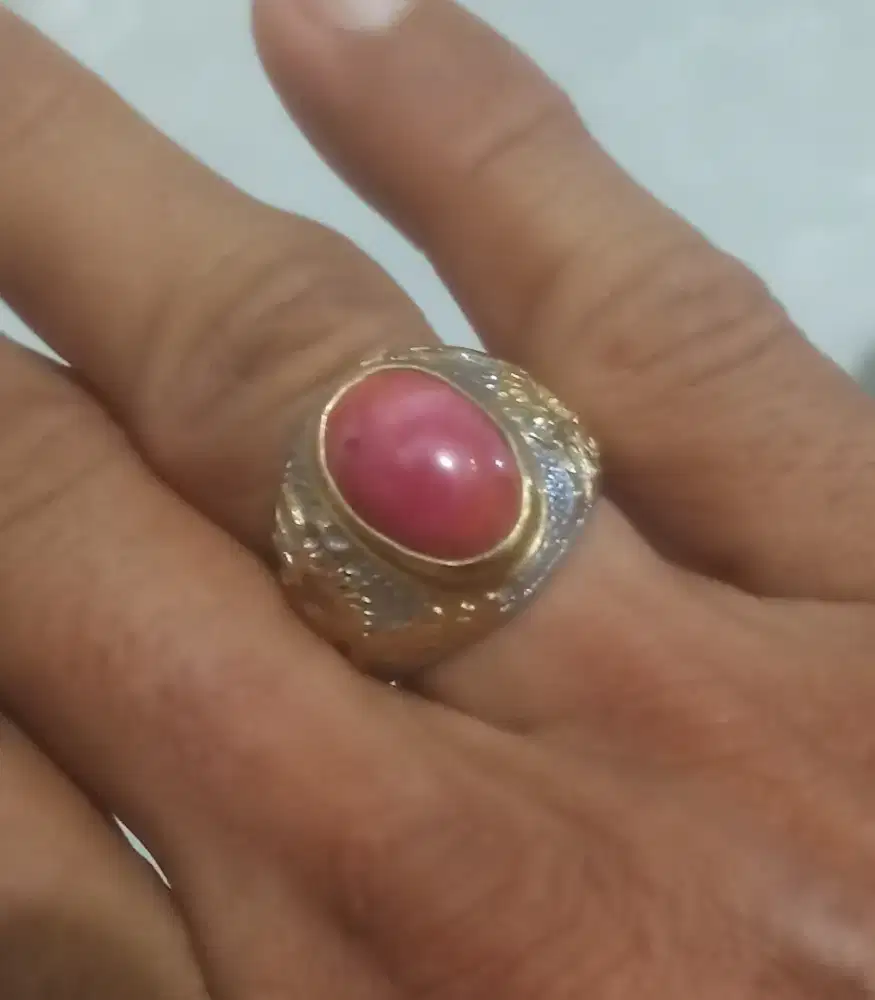 cincin batu ruby