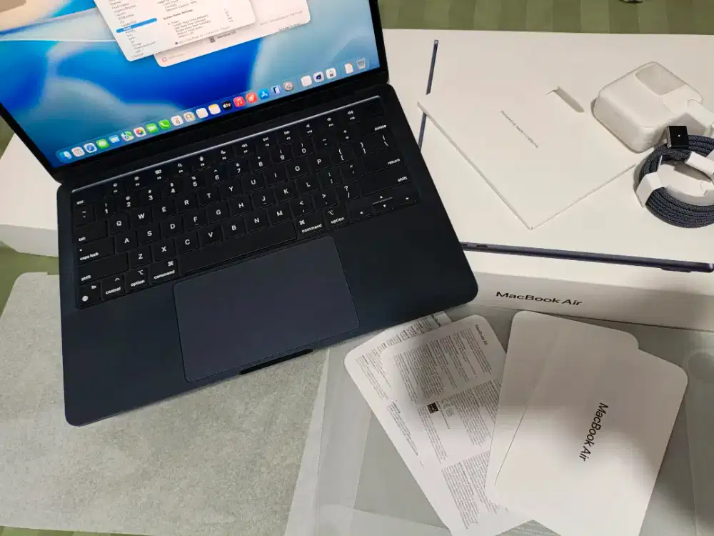 Macbook air 13 2022 M2 8gb 256gb midnight blue fullset box cod aja