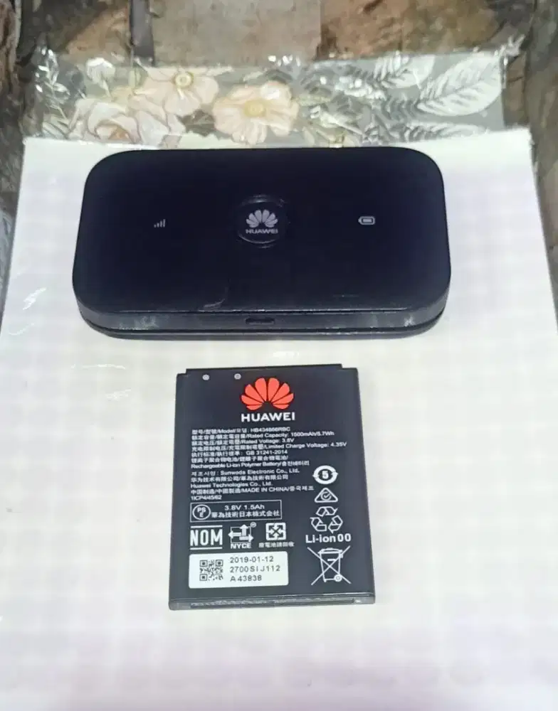 MiFi Huawei E-5573c.Bisa Semua Kartu GSM 4G Second Normal ( 300 Nego)