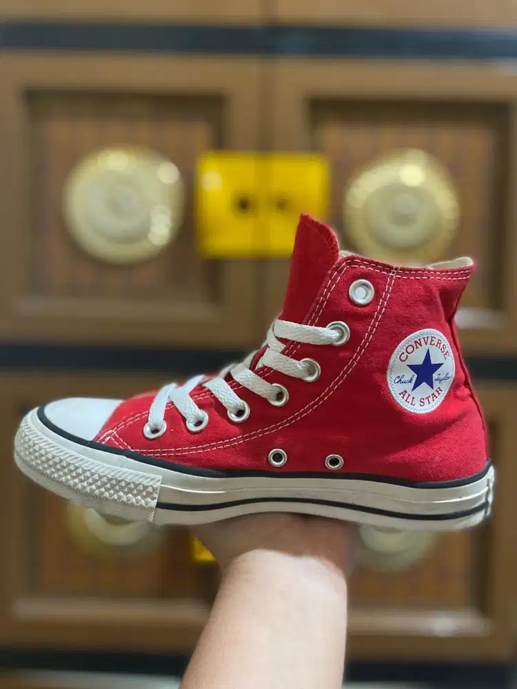 Dijual sepatu Converse Chuck Taylor All Star