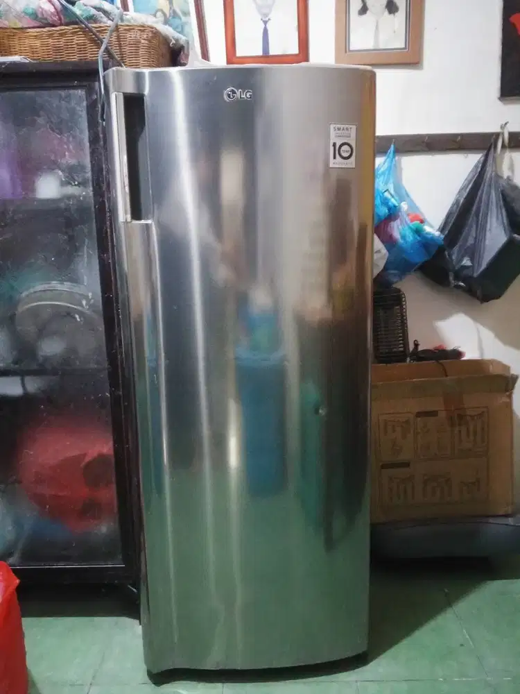 Dijual Murah Cepat freezer LG