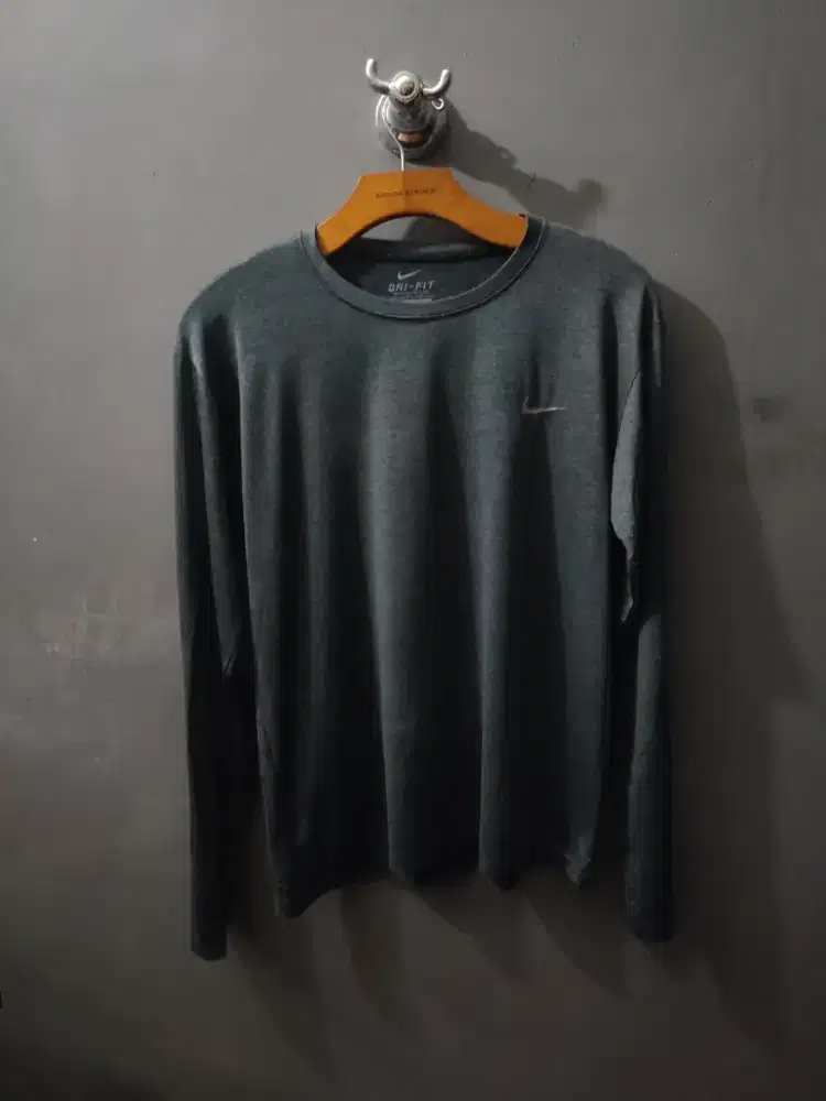 Kaos Nike drifit size M original preloved