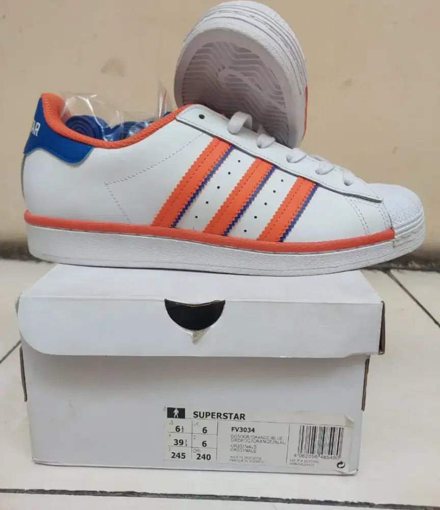 Sepatu Olahraga Adidas Superstar Pria DISKON BARU