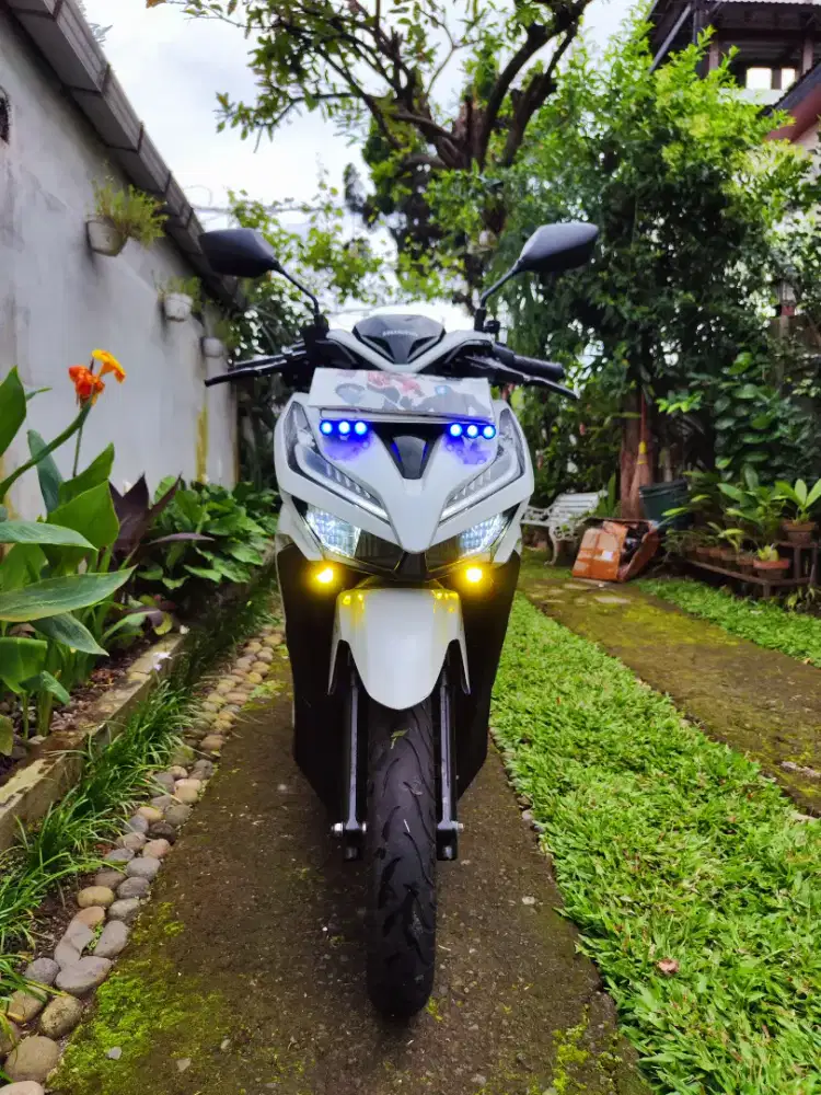 Jual motor vario 2018 bln 8