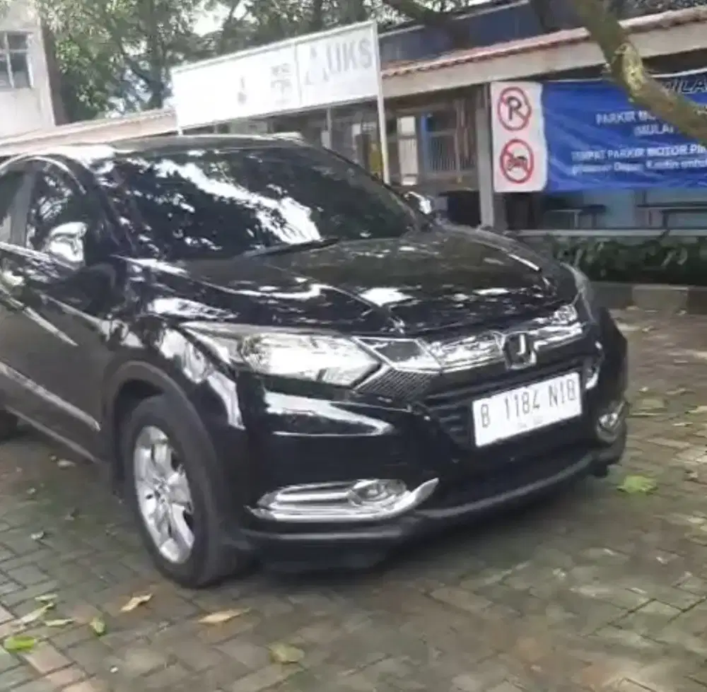 Honda HRV 2015 type S mulus hrga 160jt