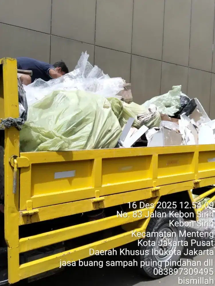 Jasa buang puing dan tanah