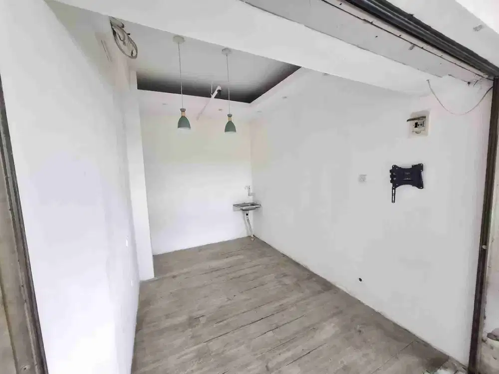 Disewakan Apartement kios kosongan di Bassura city