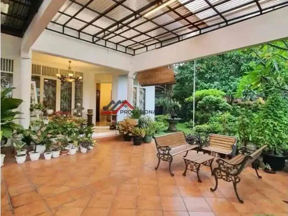 Rumah Lama Terawat Siap Huni Dalam Komplek Di Lebak Bulus