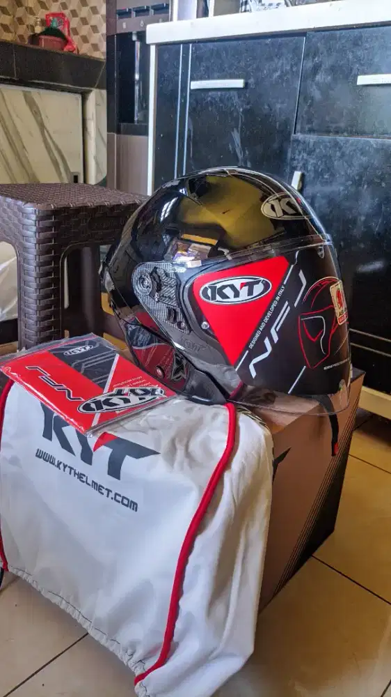 kyt NFJ hitam glossy size M