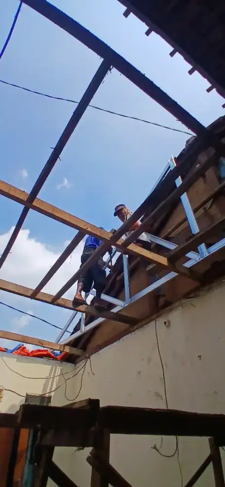 Jasa bongkar pasang atap baja ringan