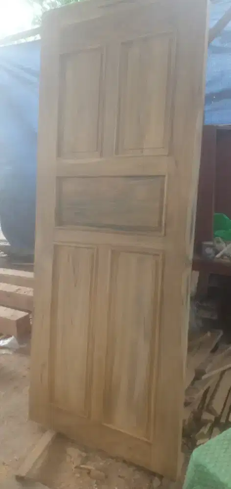 Pintu kayu jati