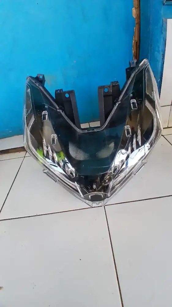 Reflektor mika depan vario 125 led new original