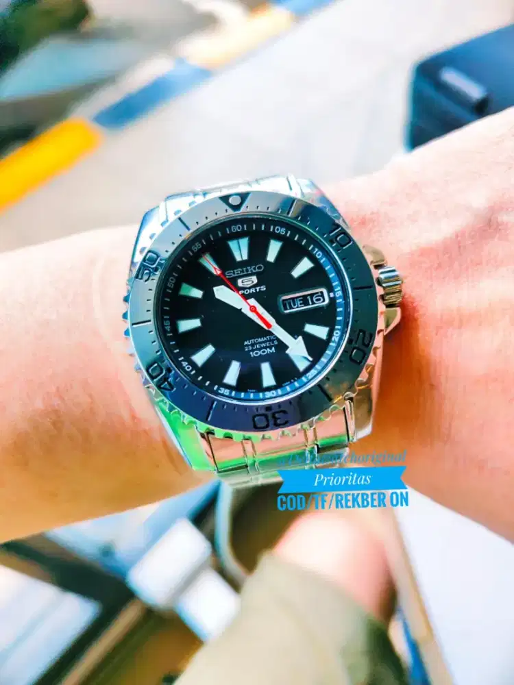 Seiko 5 Sports Submarine Black Dial Automatic SNZG45 All Original