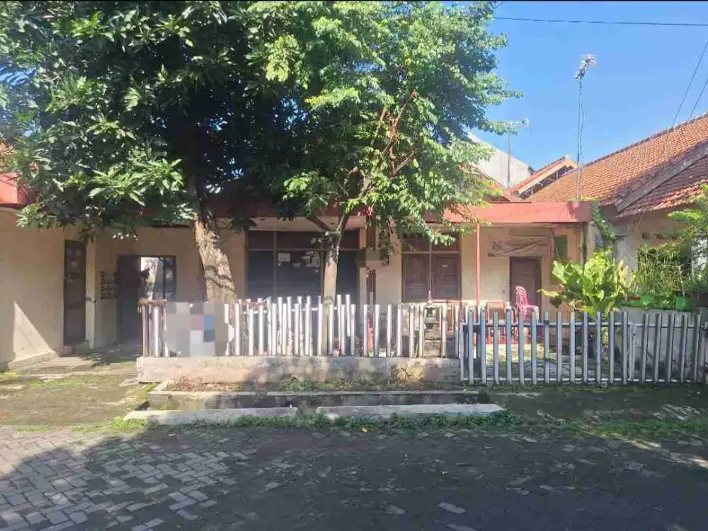 RUMAH LAMA TENGAH KOTA DI JL PLEBURAN RAYA SEMARANG SELATAN