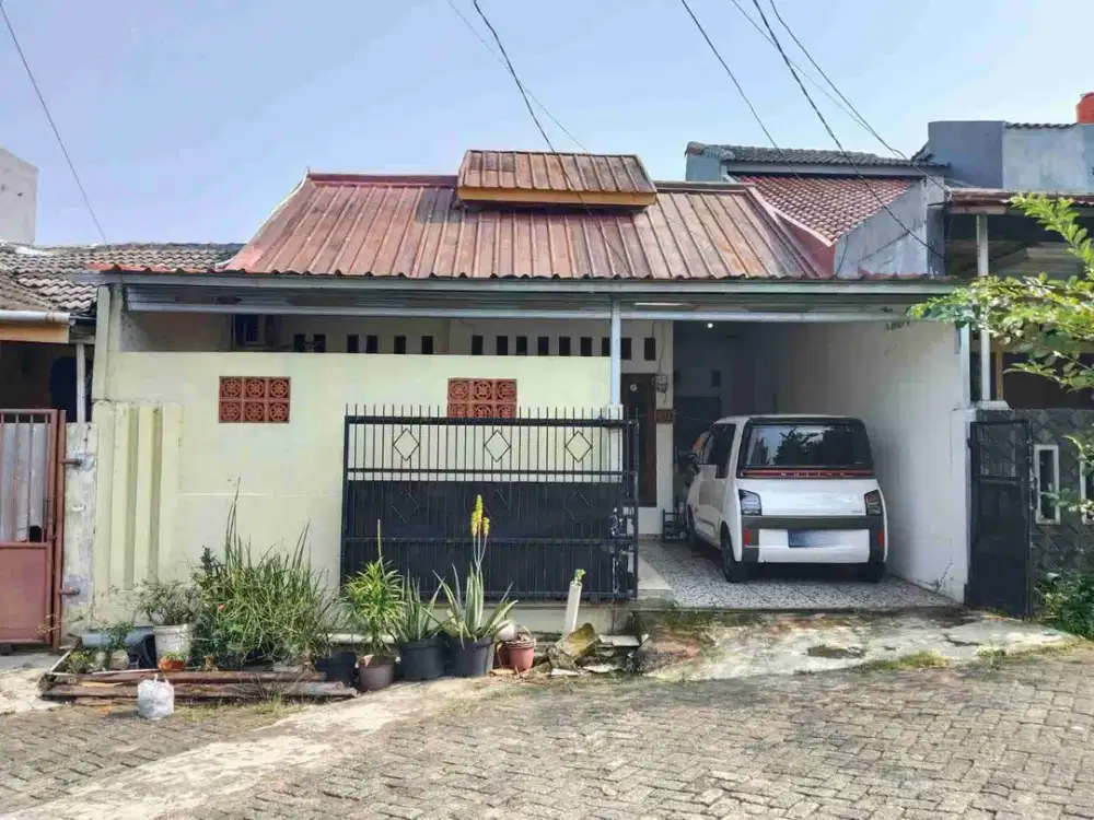 Rumah Strategis Dekat Stasiun Kereta Cilebut Bogor