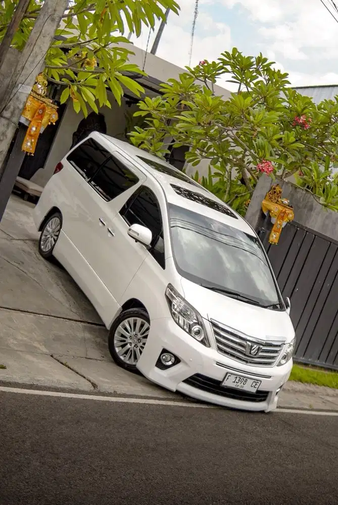 Toyota Alphard SC CBU Jarang Ada Tahun 2012 Bisa TT Mobil Lain