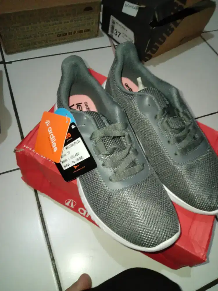 Sepatu ardiles uk 37