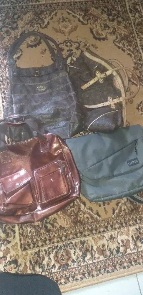 Dijual tas perempuan
