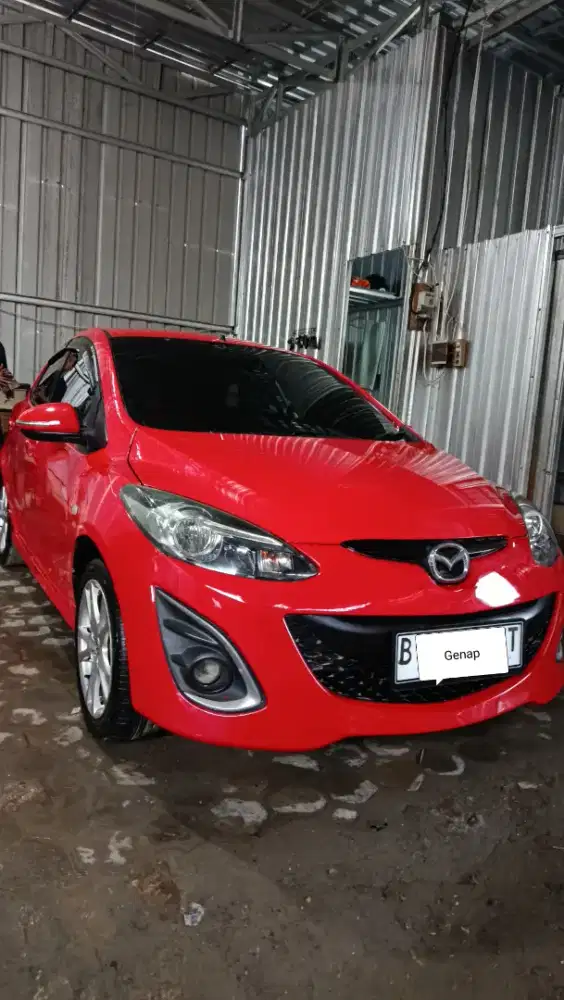 D jual mobil Mazda 2, 2014