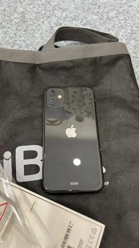 Ip 11 64gb garansi ibox