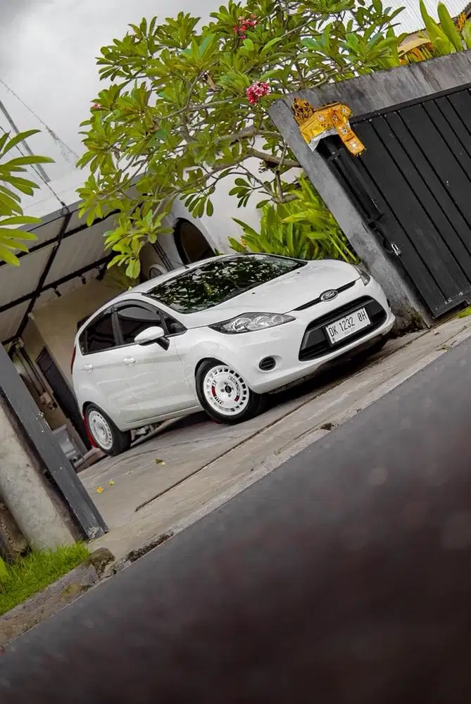 Ford Fiesta Manual Jarang Ada Tahun 2011 Bisa TT Mobil Lain