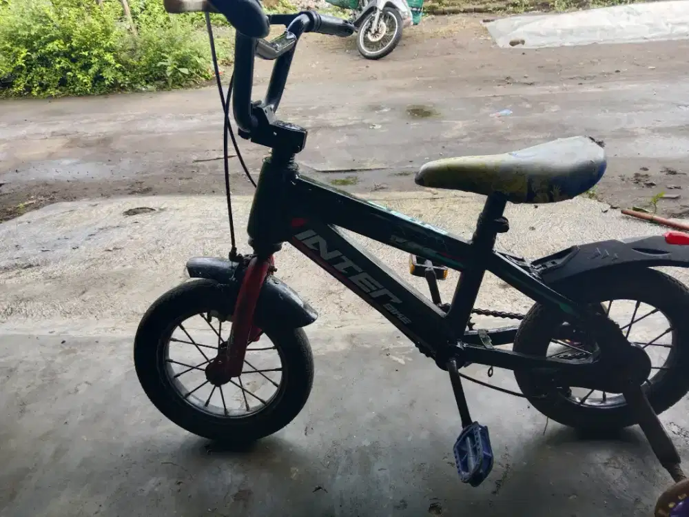 Sepeda anak ukura 12 warna hitam ok pny