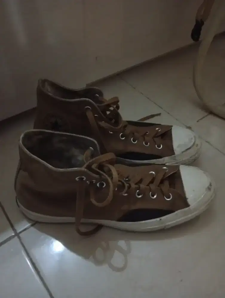 Dijual  Converse Chuck Taylor All-Star high-top sneakers in a brown