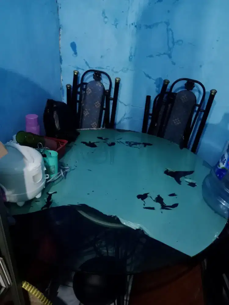 Dijual Meja makan kaca, ,, 400 ribu ajh nih