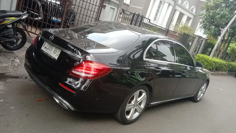 Mercedes-Benz E250 2017 Bensin