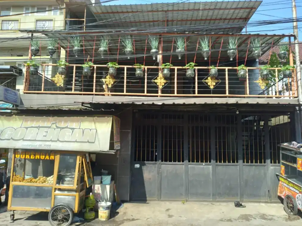 Di jual Rumah cocok untuk tinggal dan usaha