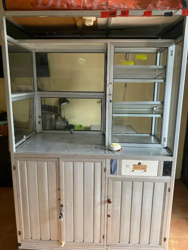 Di jual cepat Gerobak Etalase Jualan