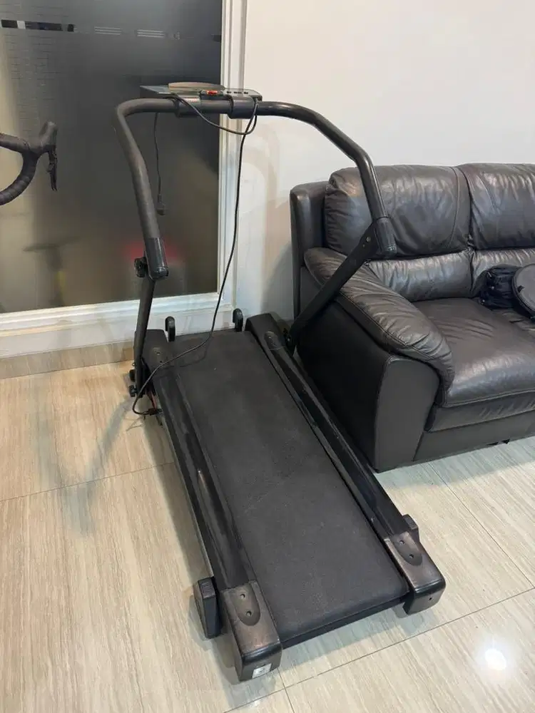 Treadmill lari merk relent