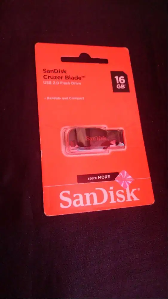 SanDisk Cruzer Blade USB Flash Drive 16GB