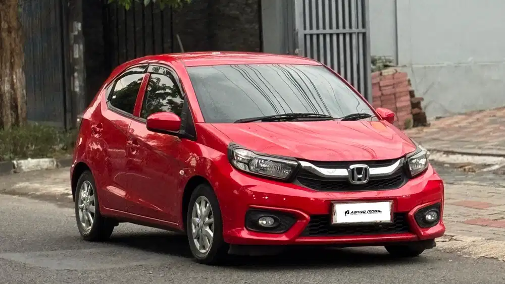 BRIO E 2023 / 2022 Merah Matic Bagus Bekas Kredit Surabaya lengkap