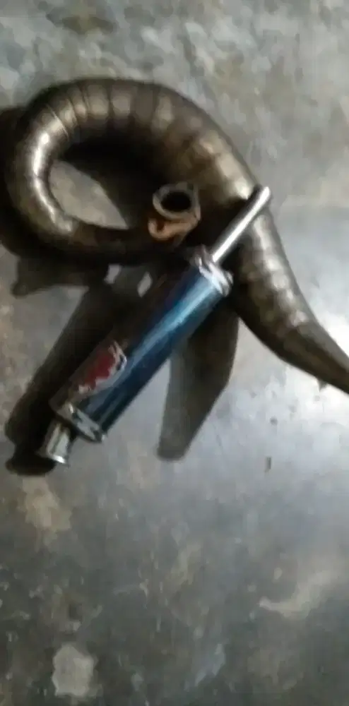 Knalpot kolong 2 biji sama knalpot ninja merak R9