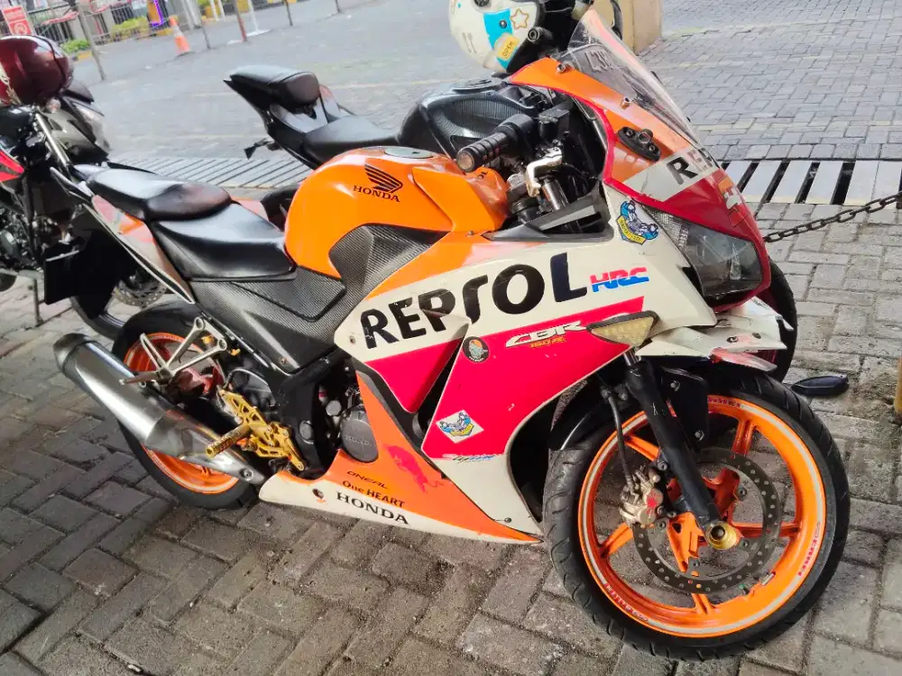 HONDA CBR150R 2016