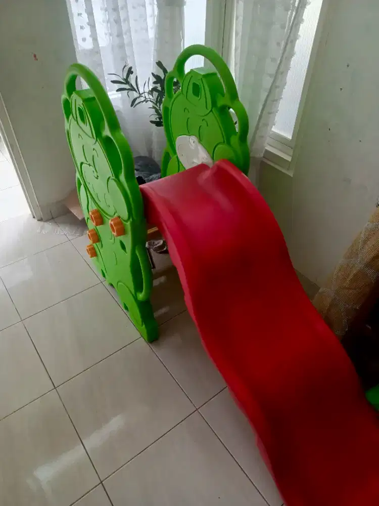 Dijual perosotan anak