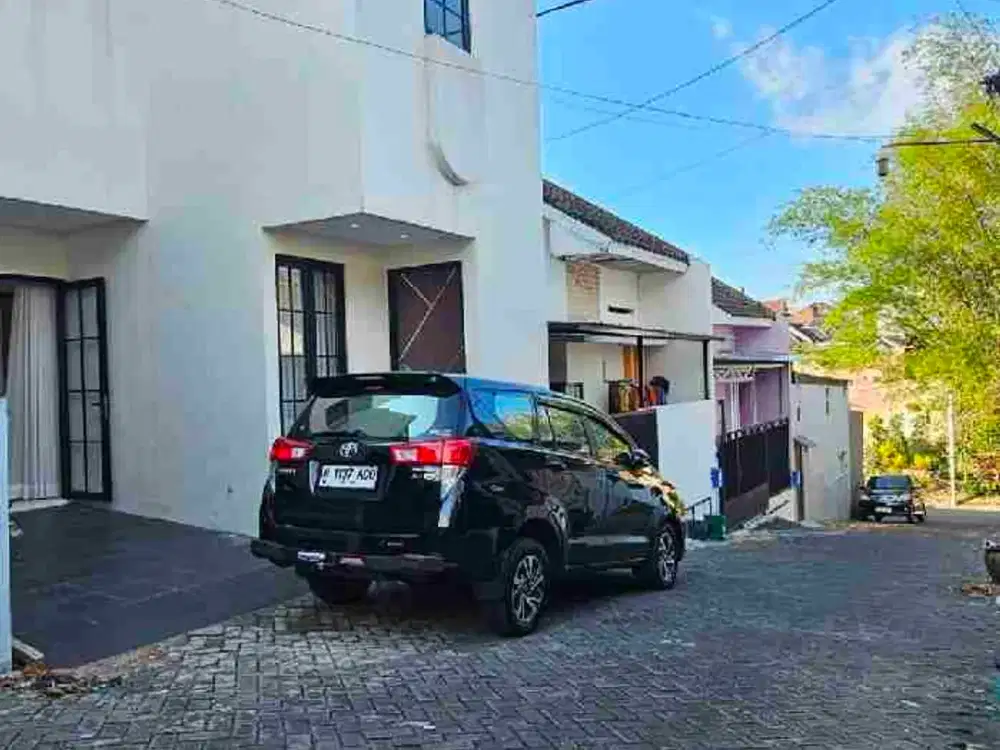 rumah cantik 2 lt di tasikmadu suhat dekat kampus UB Brawijaya, polinema dan UMM serta dekat jalan tol
