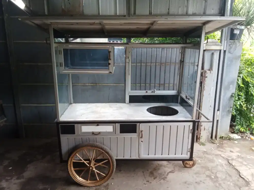 Gerobak Gorengan dll ,siap Pakai ,roda lancar