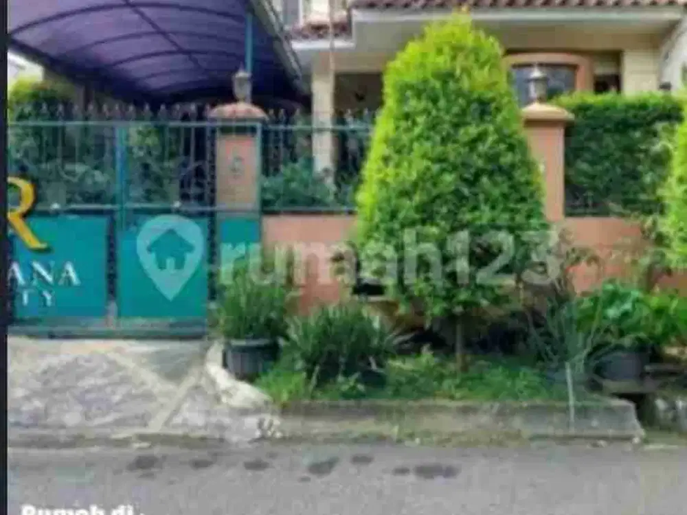 Rumah 2 lantai di Pondok indah